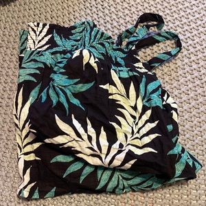 Hawaiin patterns, black, green, light green colors